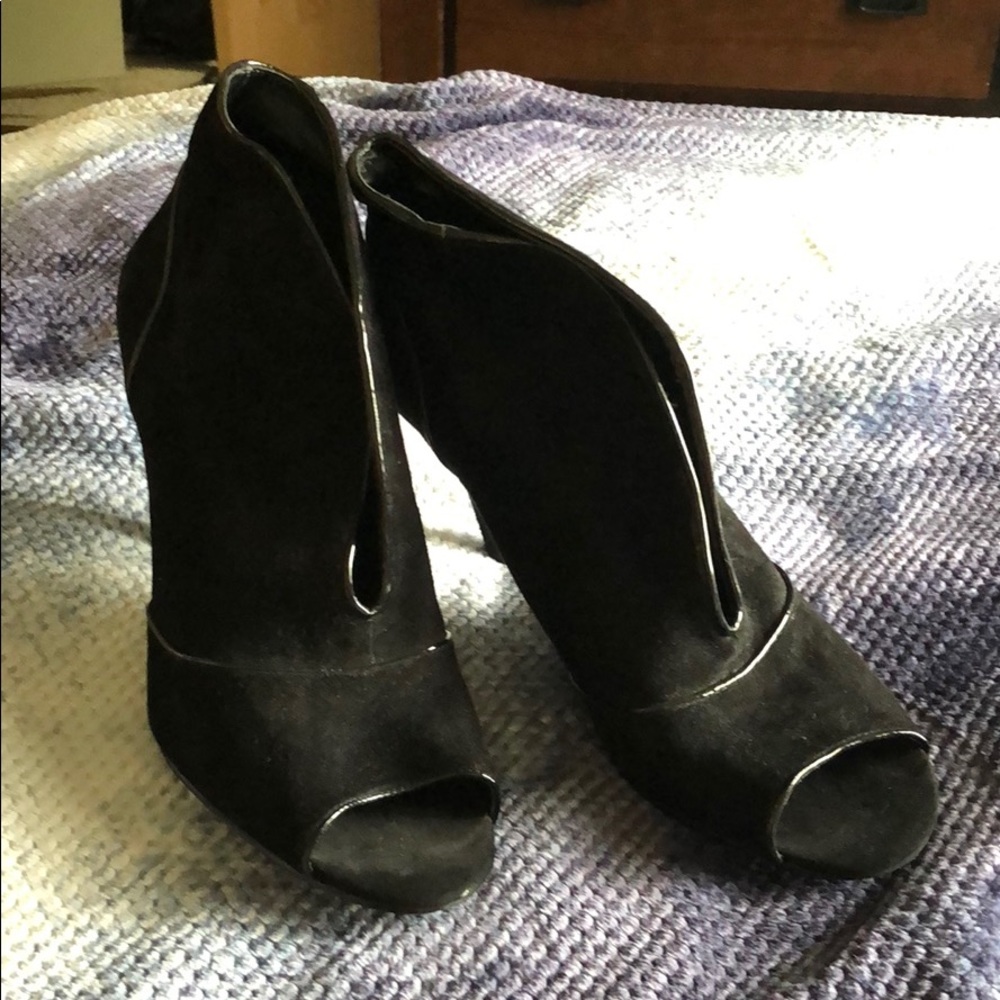 Nine West black suede heels size 10